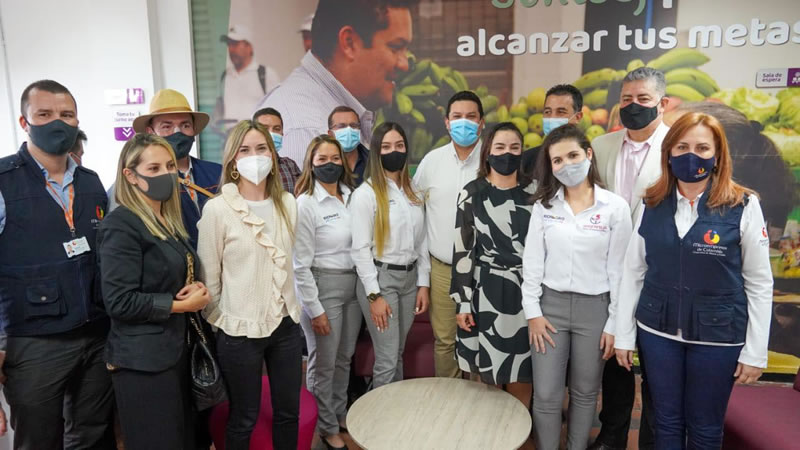 Banfamilia Banco Abrazando Familias
