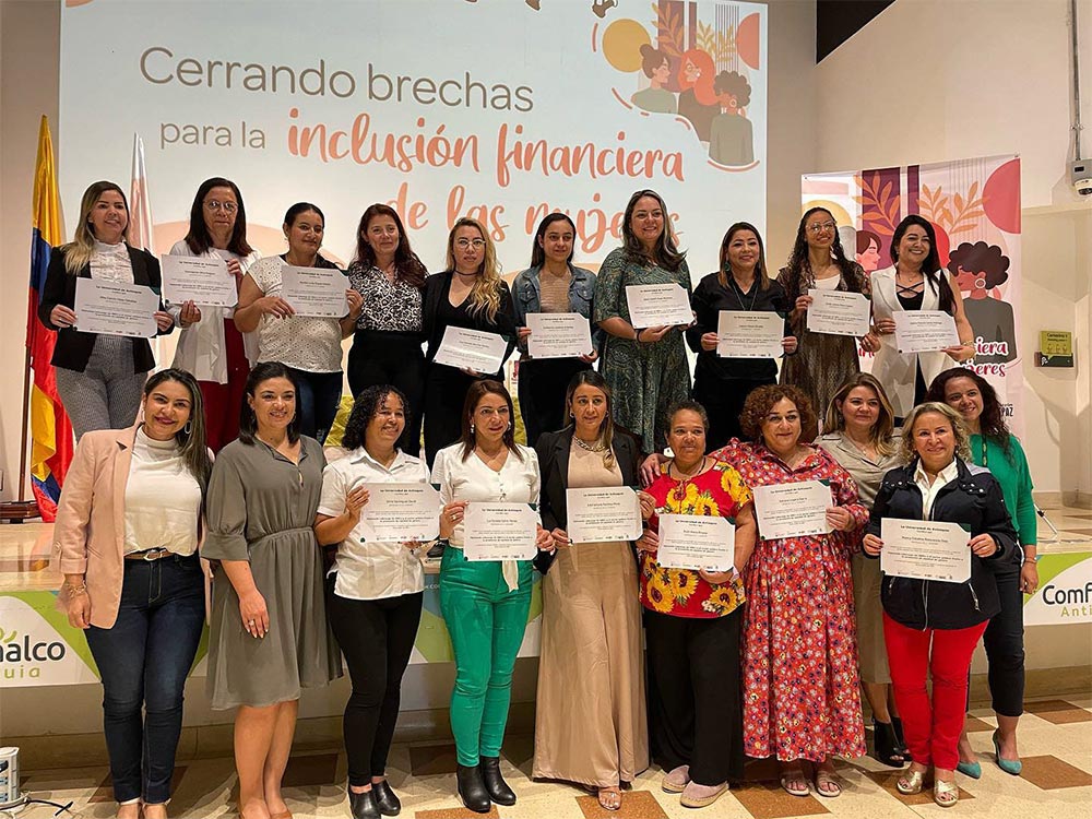 Formación empresarial mujeres Antioquia